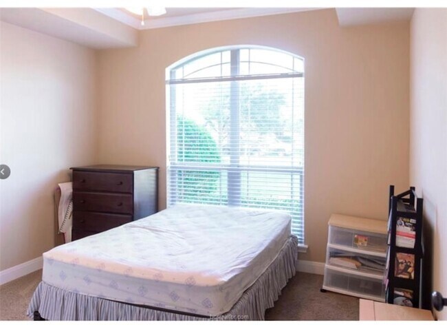 Building Photo - 4200 Colchester Ct