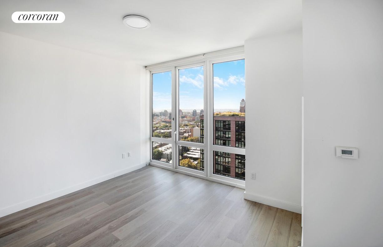 Building Photo - 595 Dean St