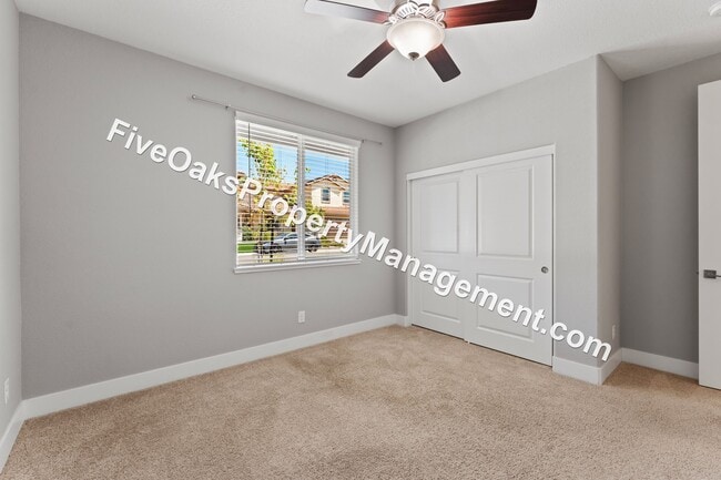 Building Photo - 571 Willow Ridge Ct