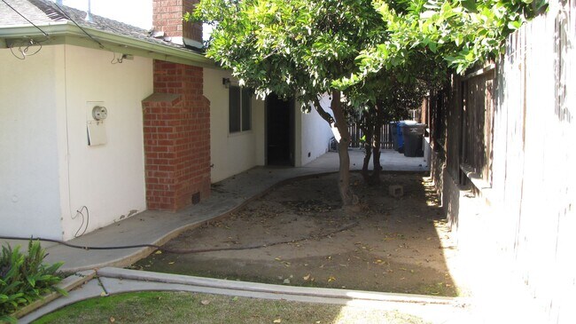 Building Photo - NOR 3 bedroom 2 bath