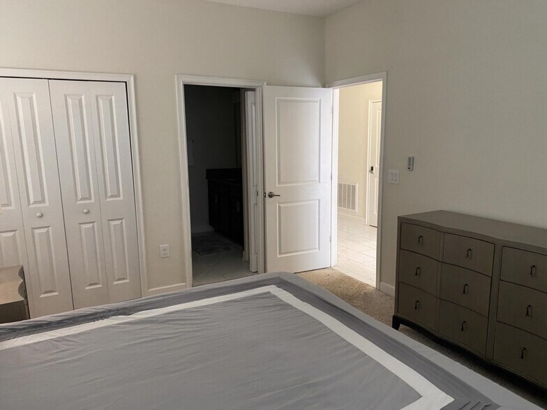 Building Photo - 9047 Stinger Dr