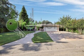 Building Photo - 304 Diamond Oaks Rd