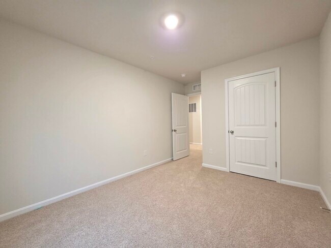 Building Photo - 1120 Wintermead Lp