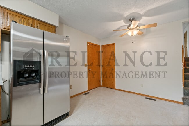Building Photo - 2013 N Parkridge Ct