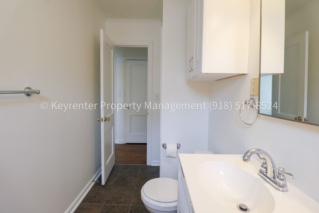 Building Photo - Gorgeous duplex unit on large lot with garage -- NO PETS ALLOWED