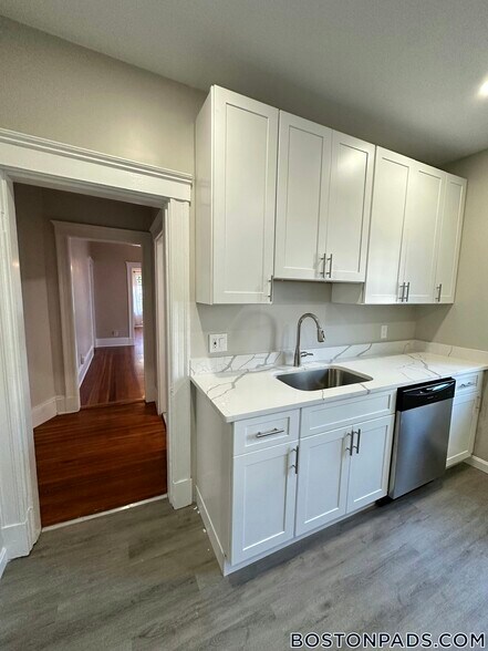 Building Photo - 45 Warner St