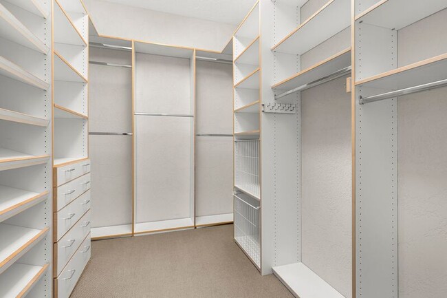 Building Photo - 16275 NE Eilers Rd