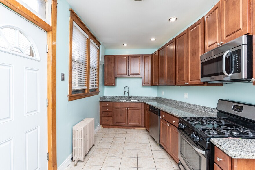 Building Photo - 4255 N Campbell Ave