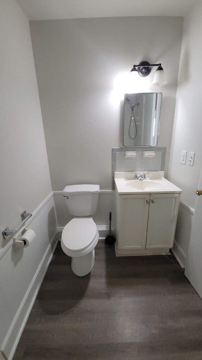 Building Photo - "Charming 3-Bedroom Home in Huntsville wit...