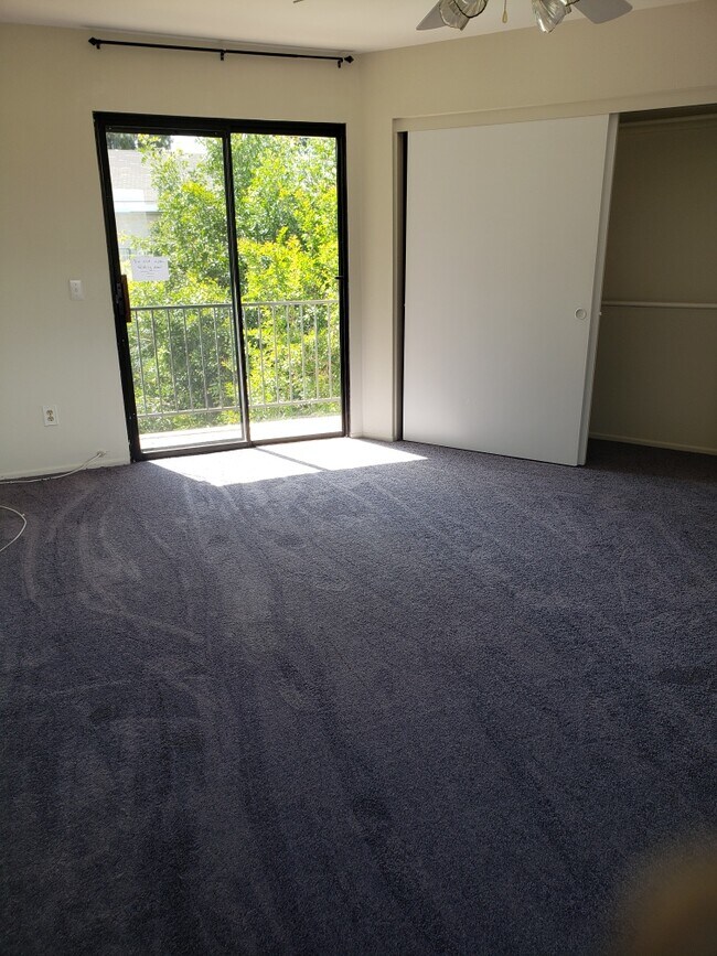 Building Photo - 8338 Woodley Pl