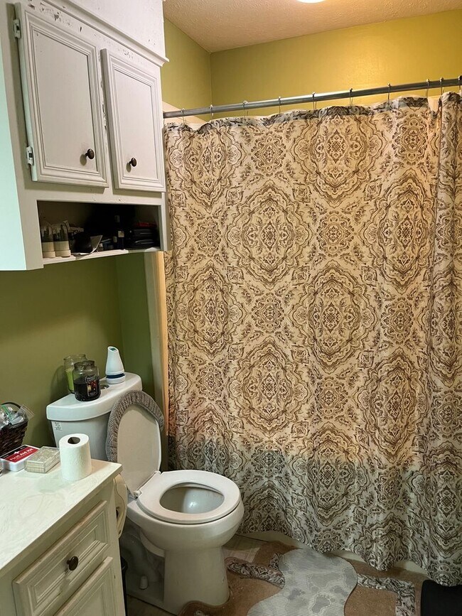 Building Photo - Spacious 3BR House in Byram