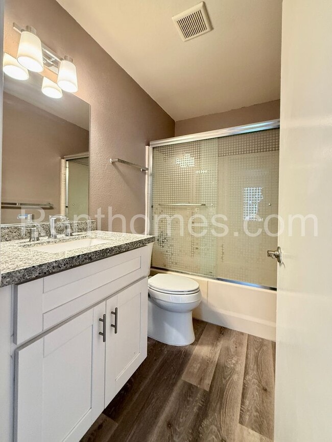 Building Photo - 9438 Twin Trails Dr