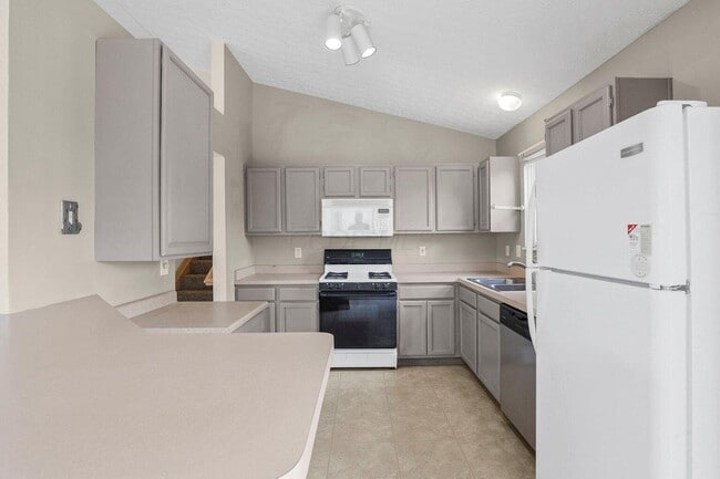 Building Photo - 706 Windy Hill Ln