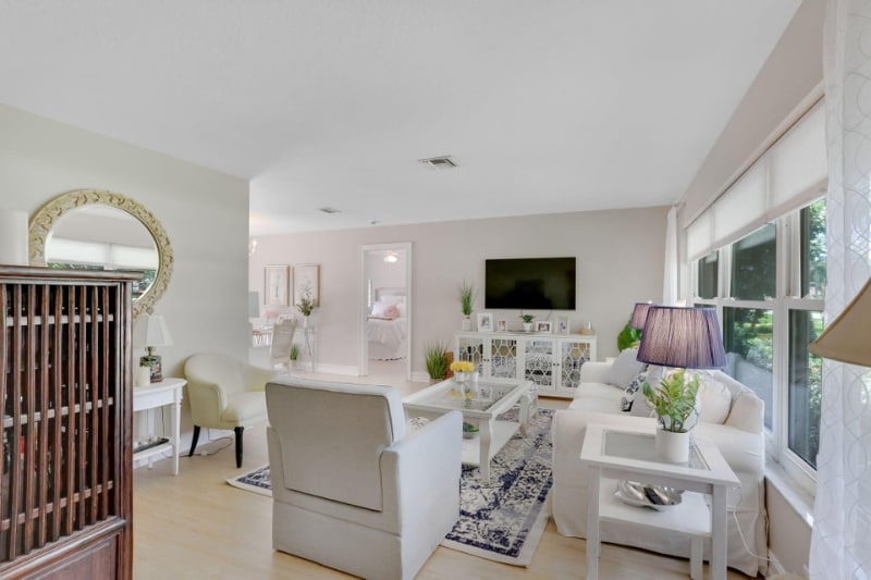 Building Photo - 4143 Catalpha Ave