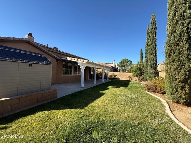 Building Photo - 1233 Wellington Dr