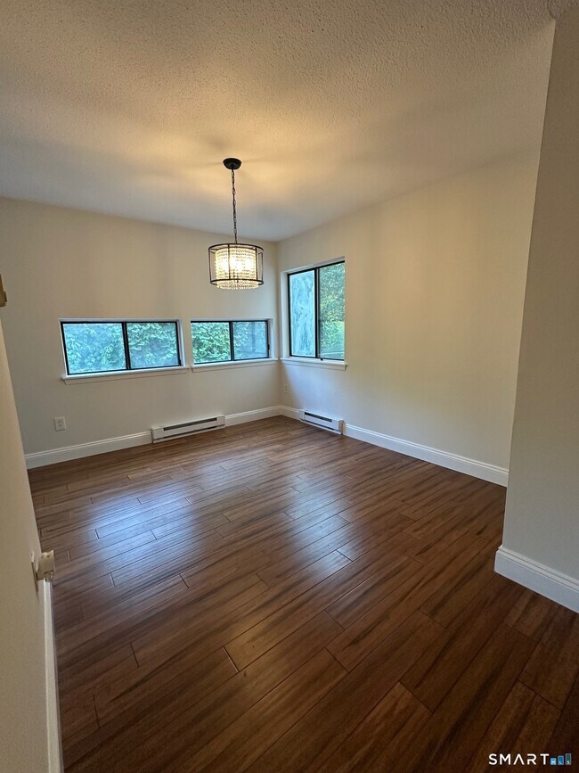 Building Photo - 3699 Broadbridge Ave