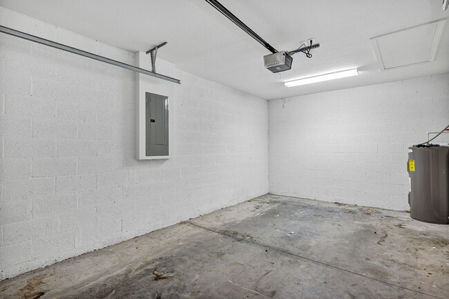 Building Photo - Freshly Painted 3BR Home with Spacious Yard, Modern Baths & No Deposit Option!