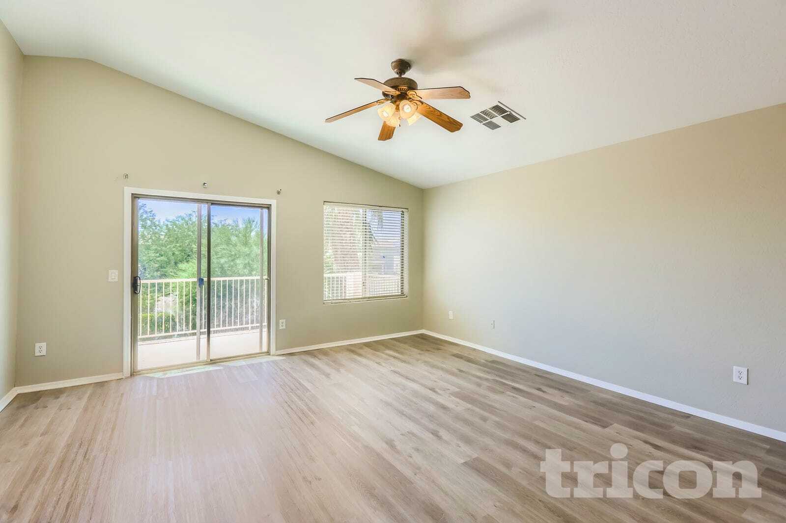Building Photo - 924 S 240th Dr
