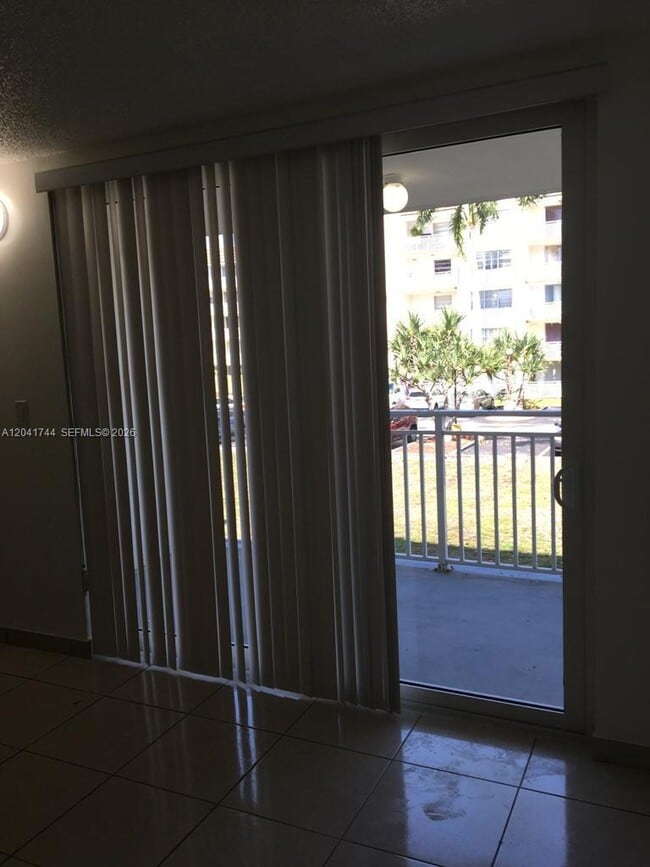Building Photo - 6930 Miami Gardens Dr
