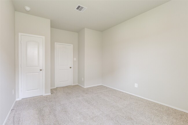 Building Photo - 20451 Green Mountain Dr