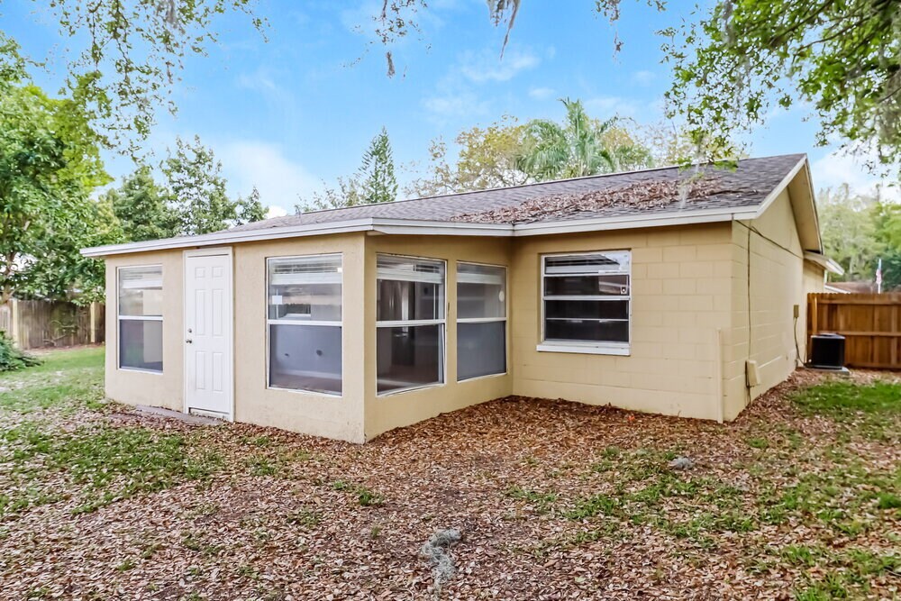 Building Photo - 14609 Knoll Ridge Dr