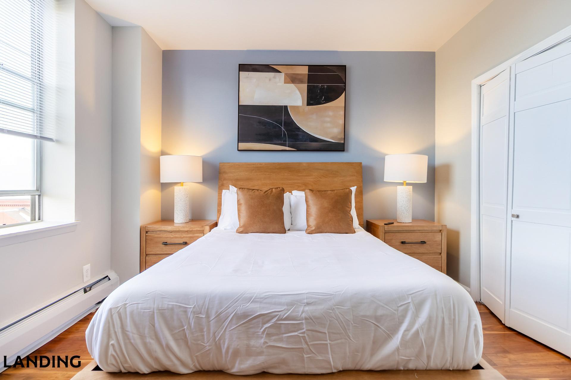 Building Photo - 265 College St