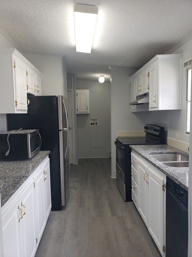 Building Photo - 2640 O'Glesby Dr