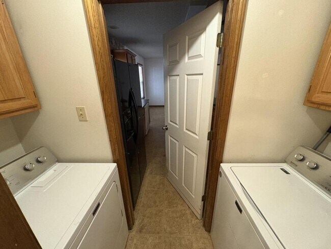 Building Photo - 1508 Beachview Dr