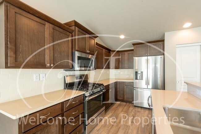 Building Photo - Beautiful Newer Home in New Neighborhood