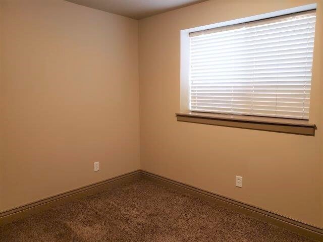 Building Photo - 2 Weeks Free on This Beautiful 4 Bed 3 Bath Home in West Haven!