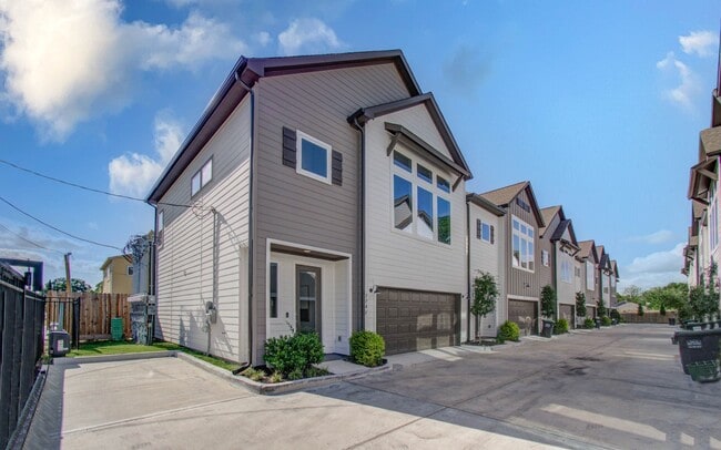 Building Photo - 774 Paul Quinn St