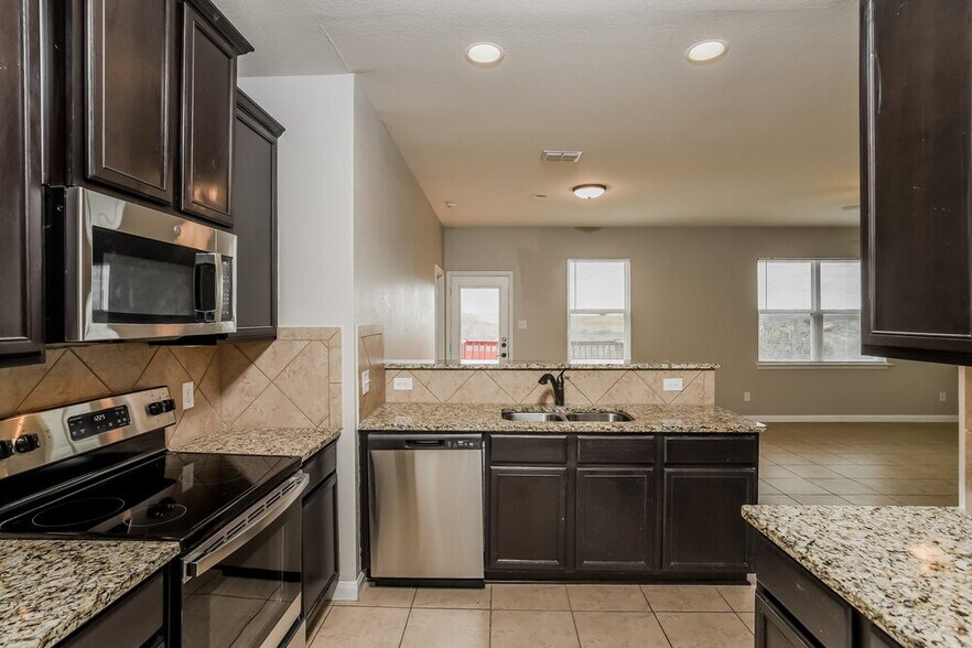 Building Photo - 243 Posey Pass