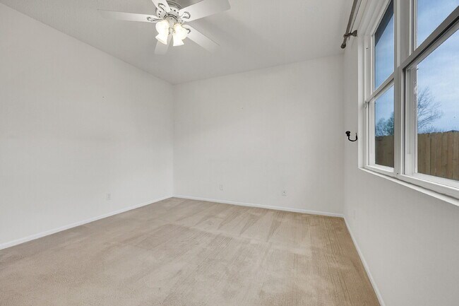 Building Photo - $2,100.00 - 3 Beds, 2 Baths, Single Family...