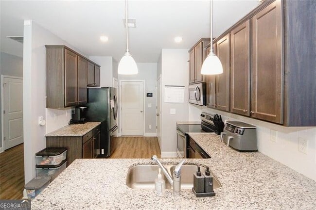 Building Photo - 10162 Benton Woods Dr