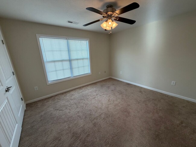 Building Photo - 22 Skylar Ct