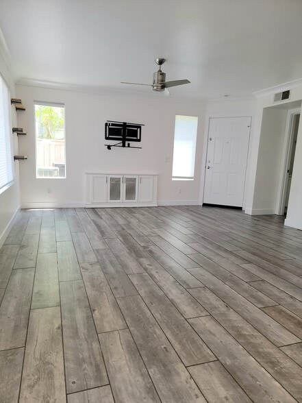 Building Photo - 813 Caminito Nogales