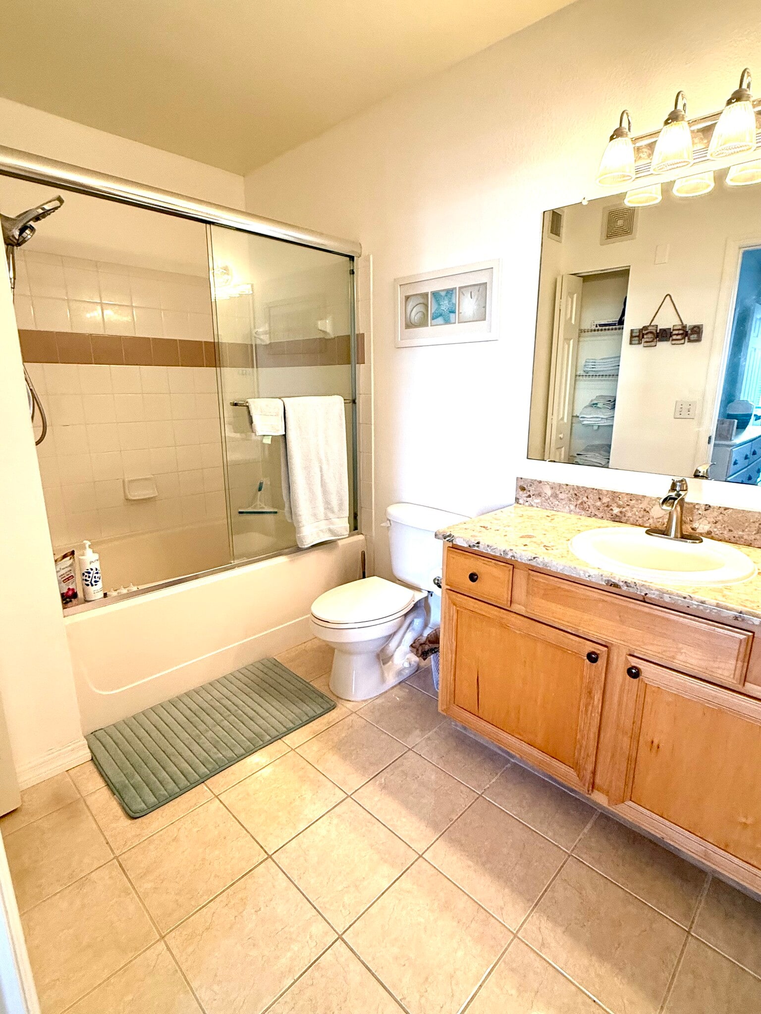 EnSuite master bath has garden tub - 1000 Villagio Cir