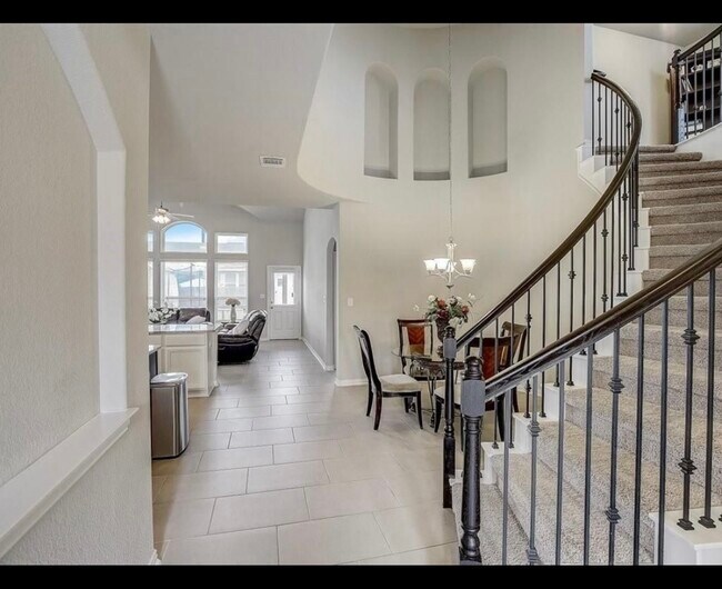 Building Photo - 8014 Arezzo Dr