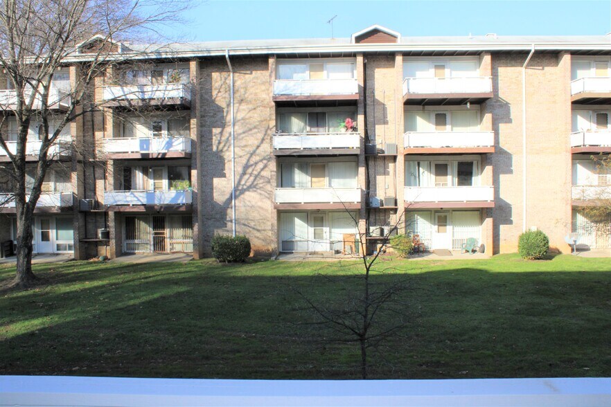 Building Photo - 546 Wilson Bridge Dr