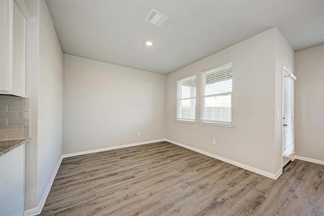 Building Photo - 1232 Vogel Dr