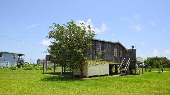 Building Photo - 2104 Galveston Ave