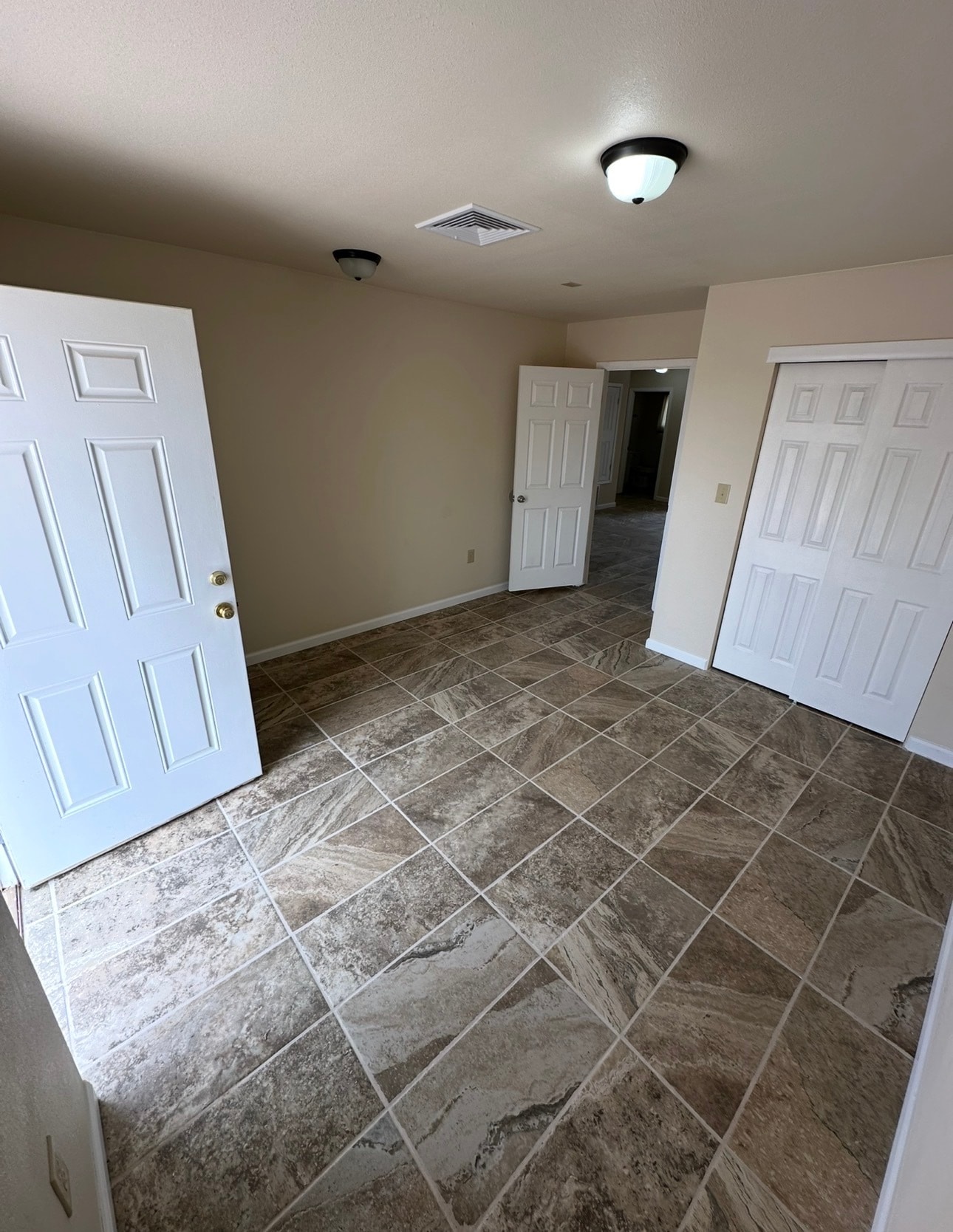 2nd Room - 301 Alamosa