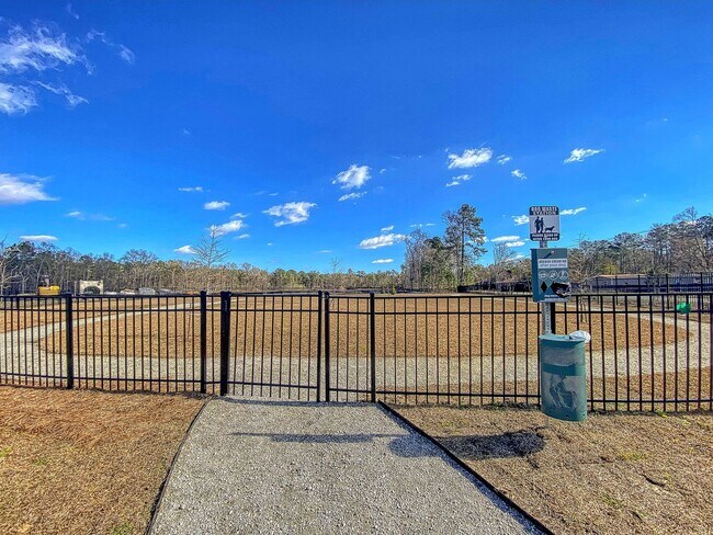 Building Photo - 482 Green Fern Dr