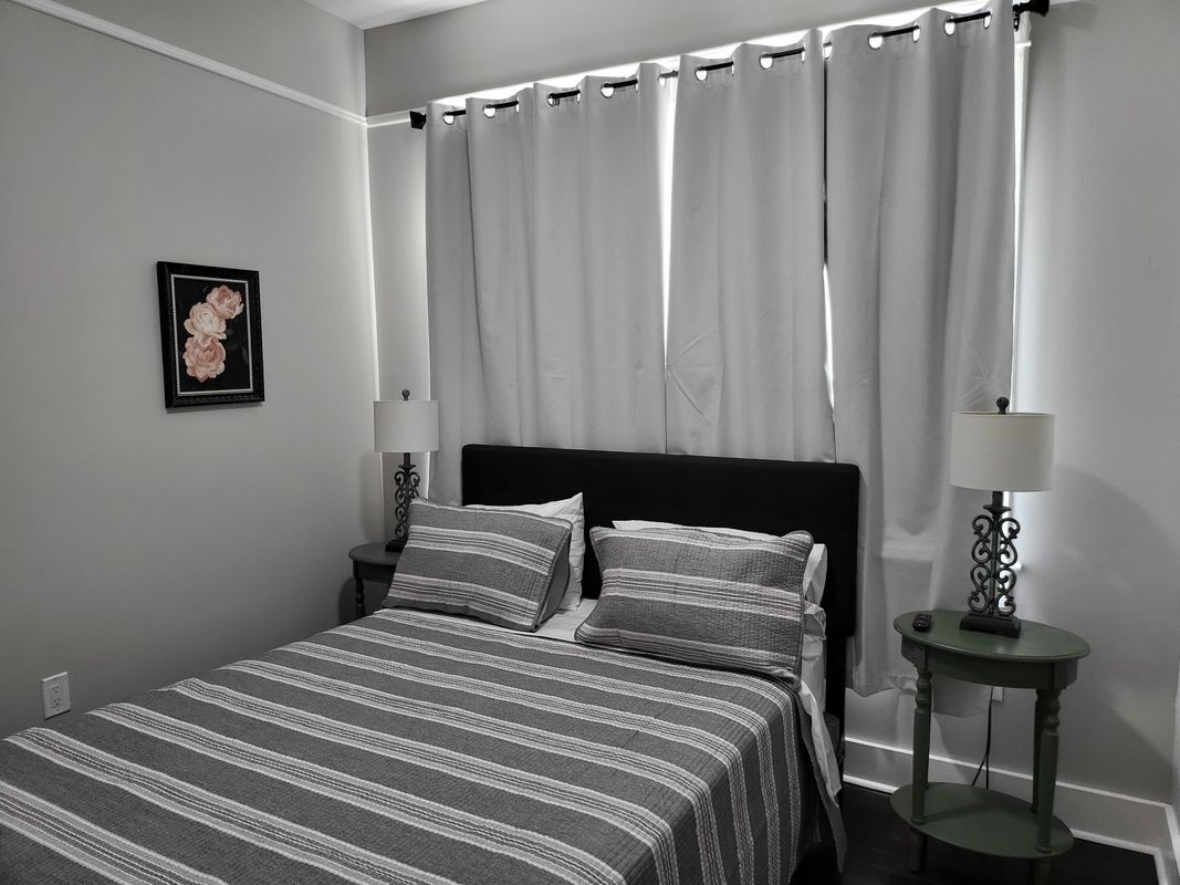 Building Photo - 434 S Cortez St