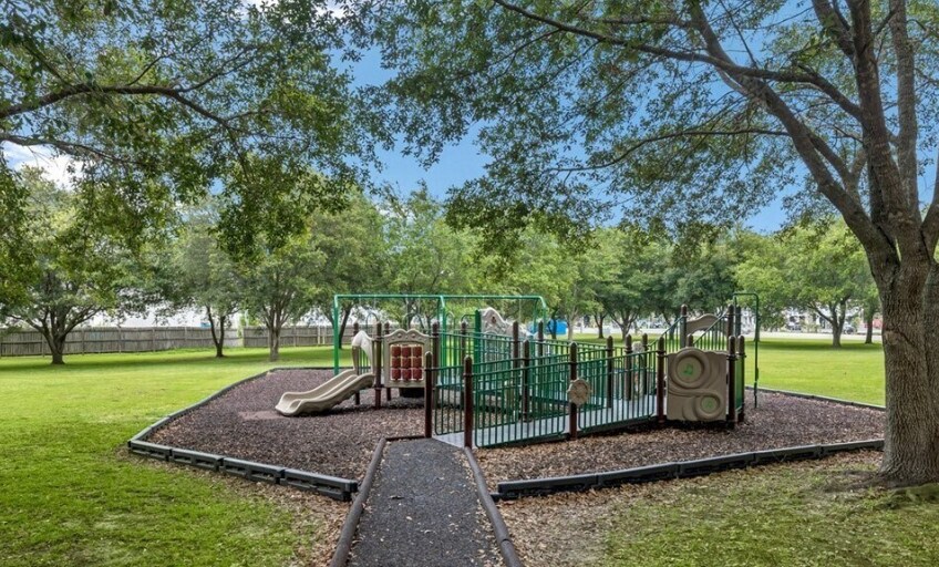 Building Photo - 255 Falcon Dr