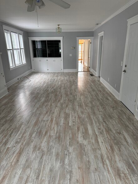 Building Photo - 258 Coburn Ave