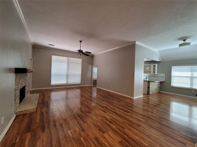 Building Photo - 8011 Aspen Dr