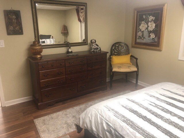 Master Bedroom - 1493 Scarlet Ct NE
