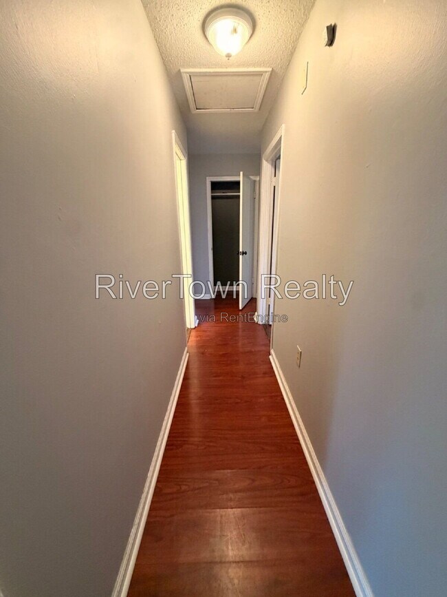 Building Photo - 4280 Mikewood Dr