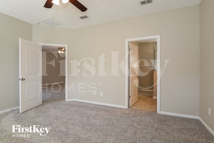 Building Photo - 1141 Laurel Valley Dr